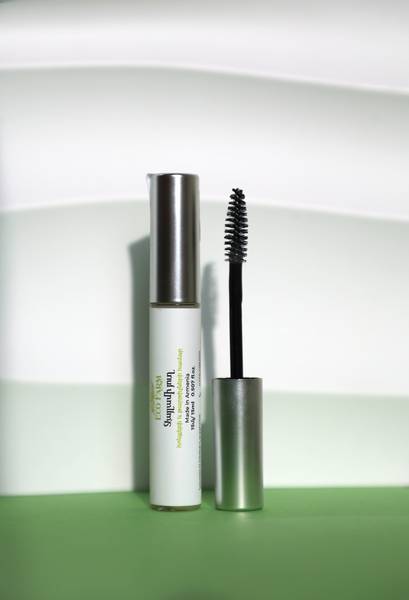 Ostrich oil for eyebrows and eyelashes