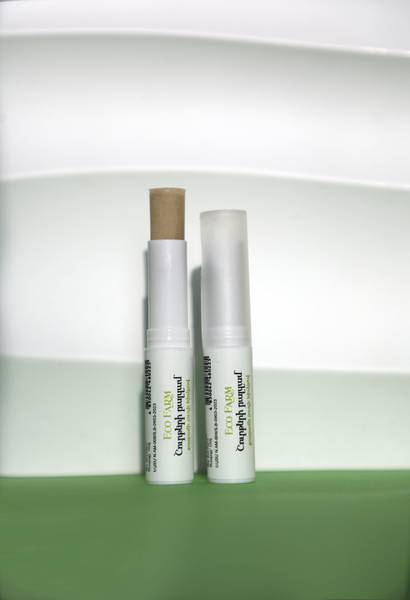 Lip balm based on Ostrich oil